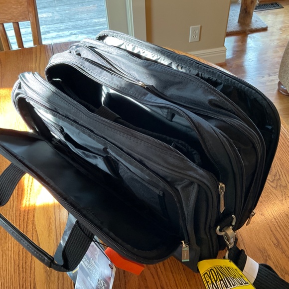 Fellows Expandable Computer Case #58433, black canvas, nwt - Picture 4 of 5